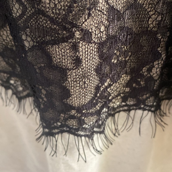 Tunic with Lace-Medium - Picture 5 of 9